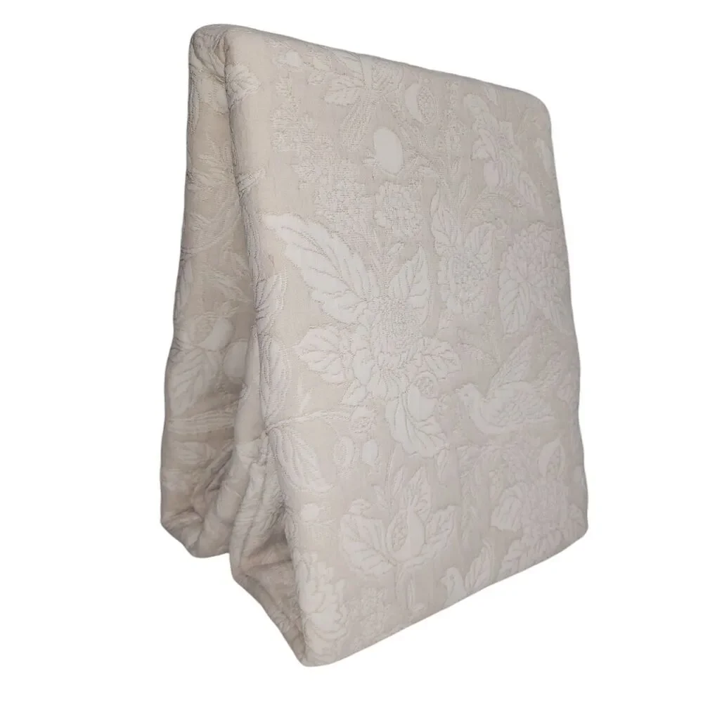 Envogue Shabby Chic Birds Flowers Embossed Jacquard Tablecloth Ivory 60x84Oblong